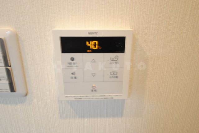 ����10