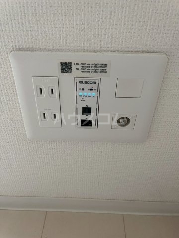 ����18