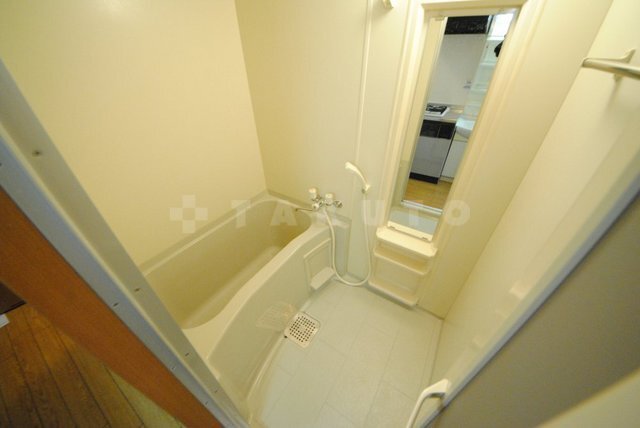 ����3