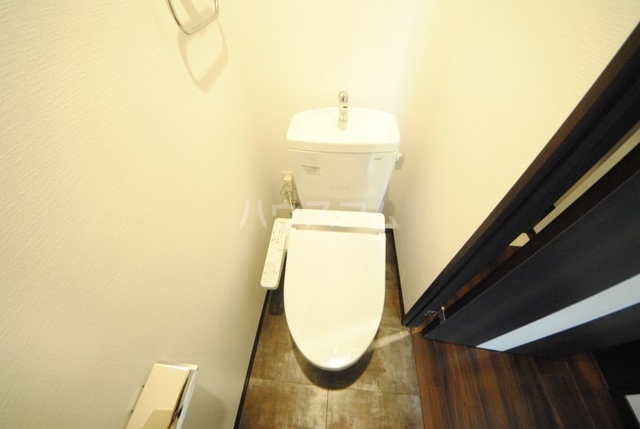 ����4