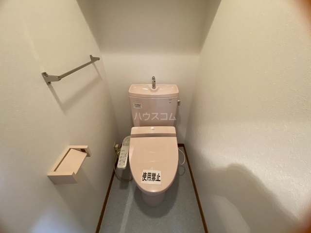 ����9