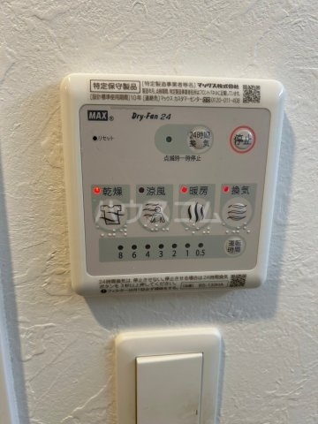 ����25