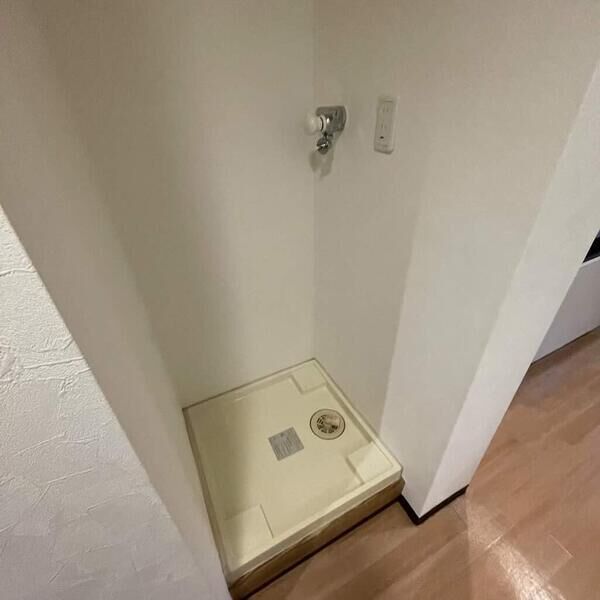 ����8