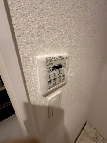 ����13