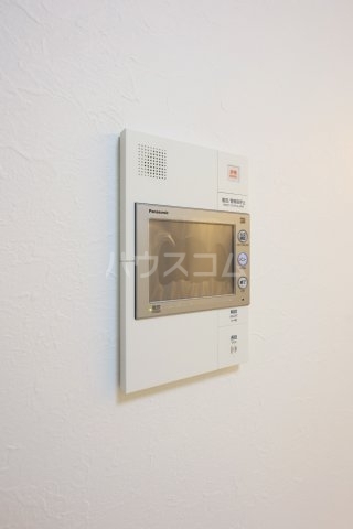 ����12