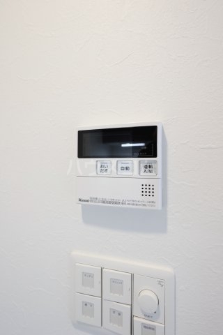 ����20