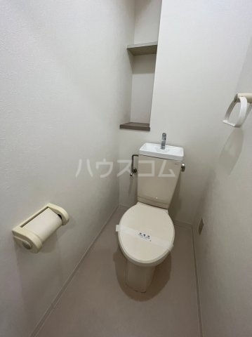 ����4