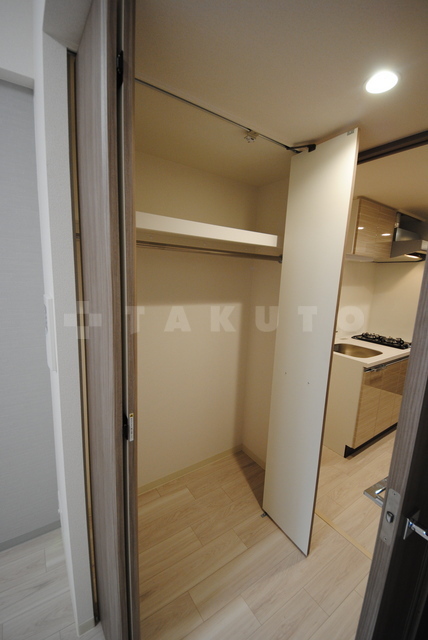 ����9