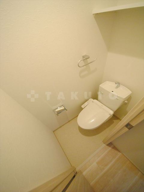 ����18