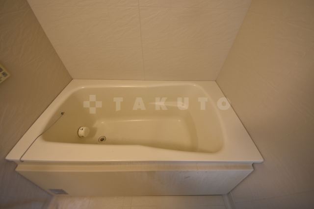 ����18