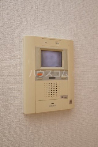 ����12
