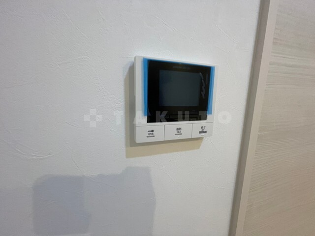 ����8