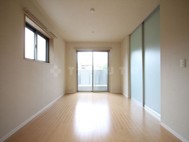 ����5
