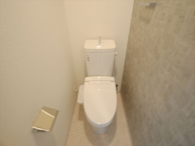 ����4