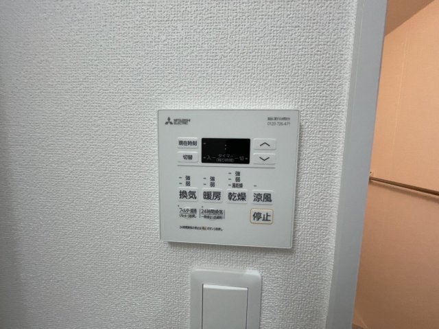 ����18