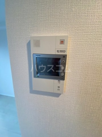 ����9