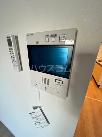 ����12
