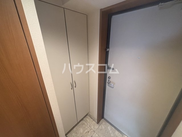 ����26