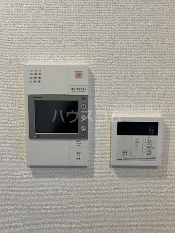 ����12