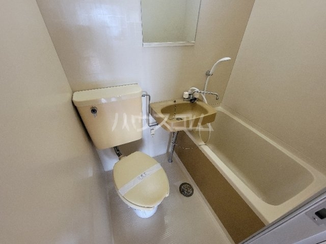 ����4