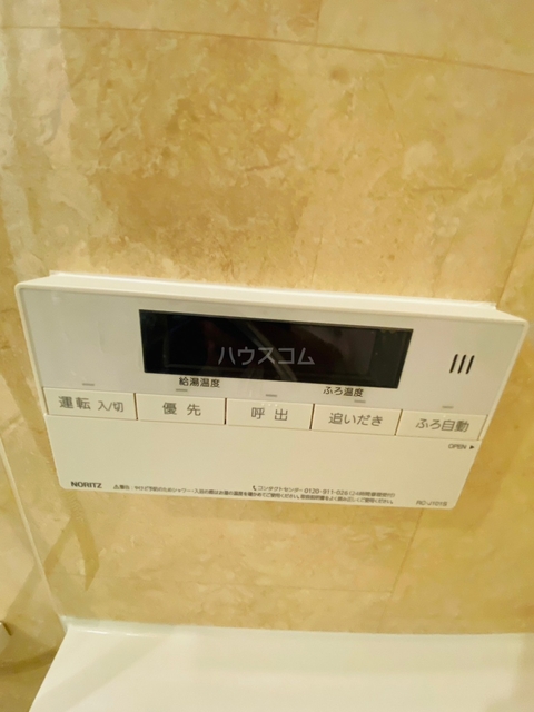 ����20