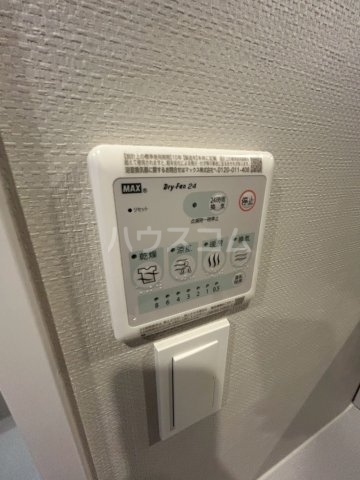 ����23