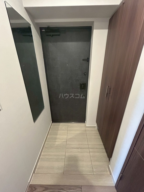 ����25
