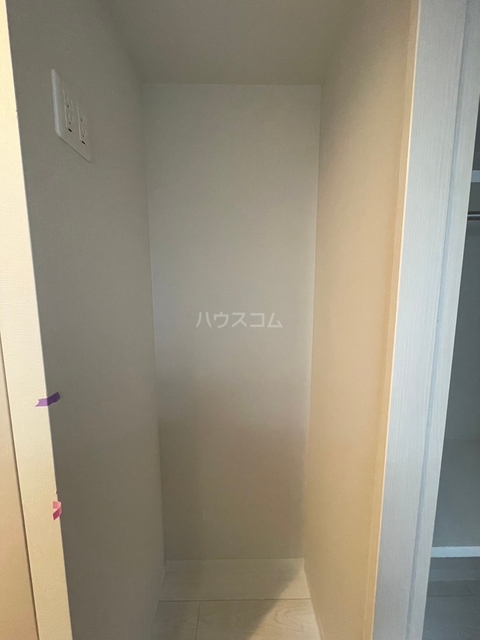 ����16