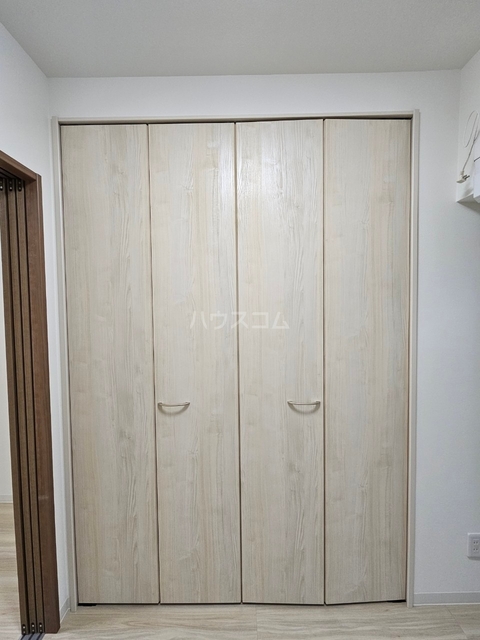 ����8
