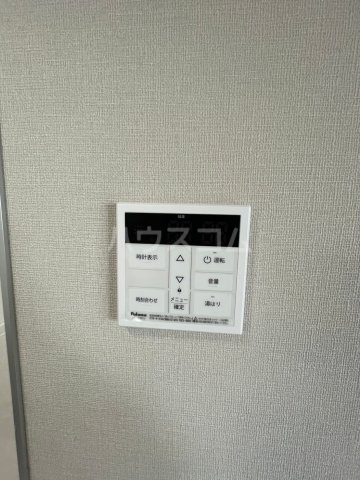 ����20