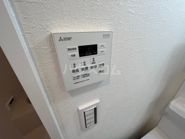 ����16
