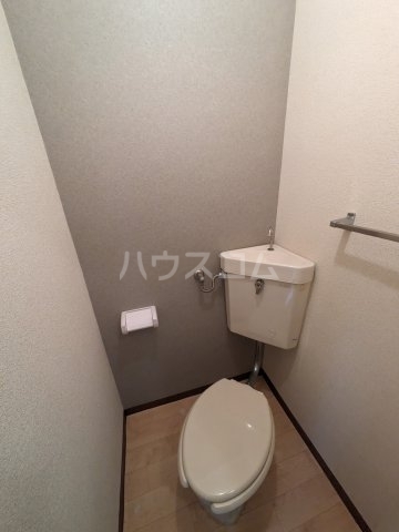 ����4