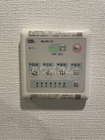 ����23