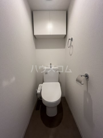 ����4