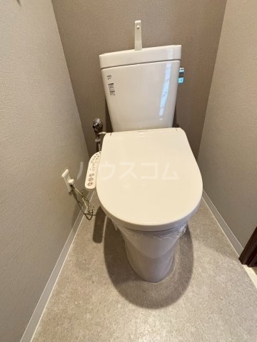 ����4