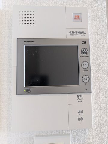 ����20