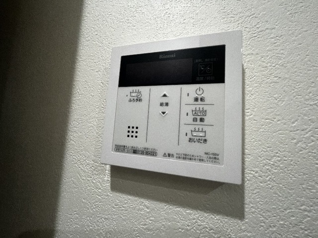 ����17