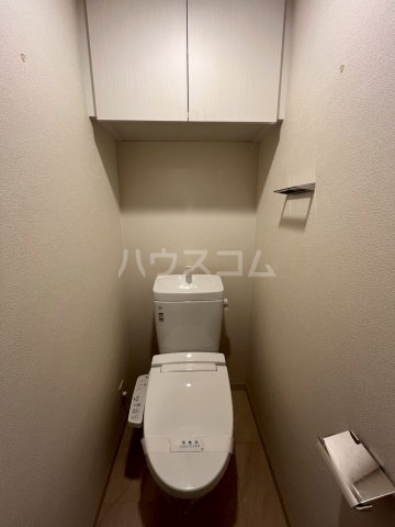 ����4
