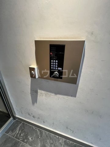 ����13