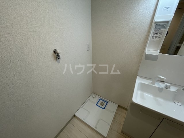 ����12