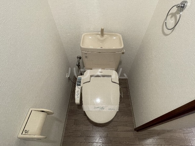 ����4
