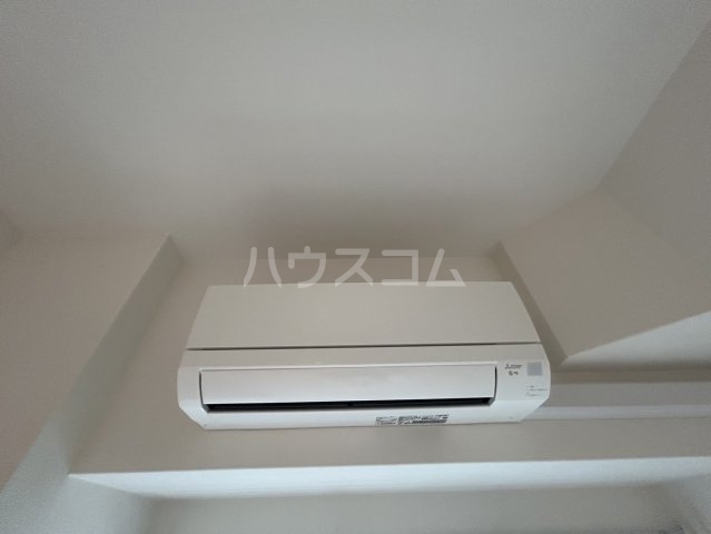 ����12