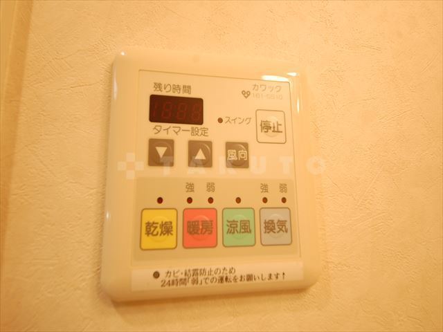 ����16