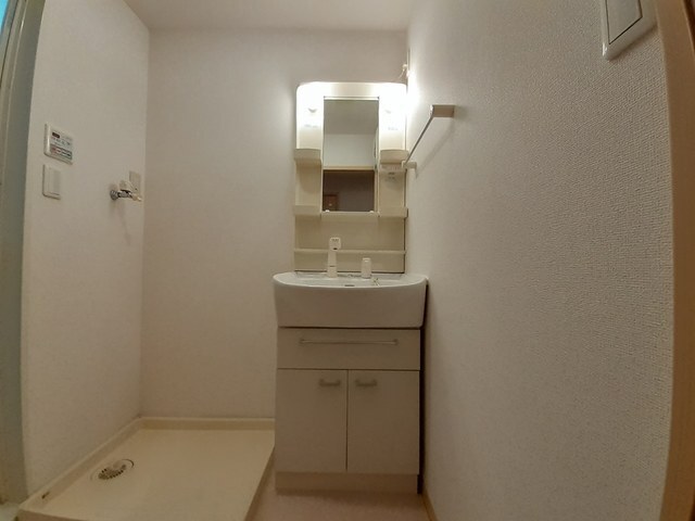 ����7