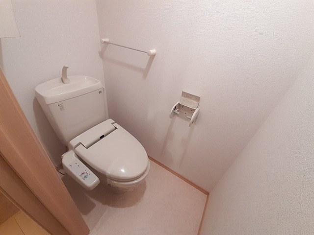 ����8