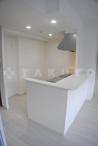 ����12