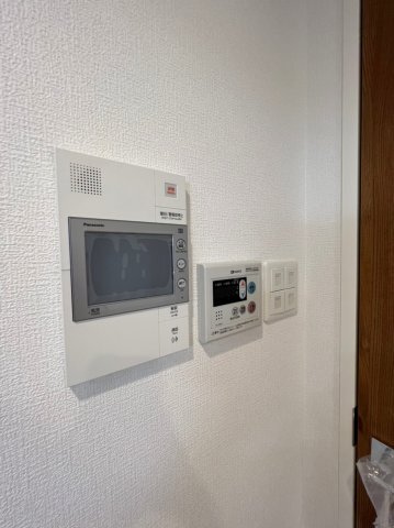 ����8