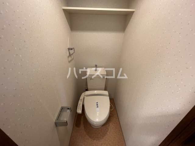 ����4