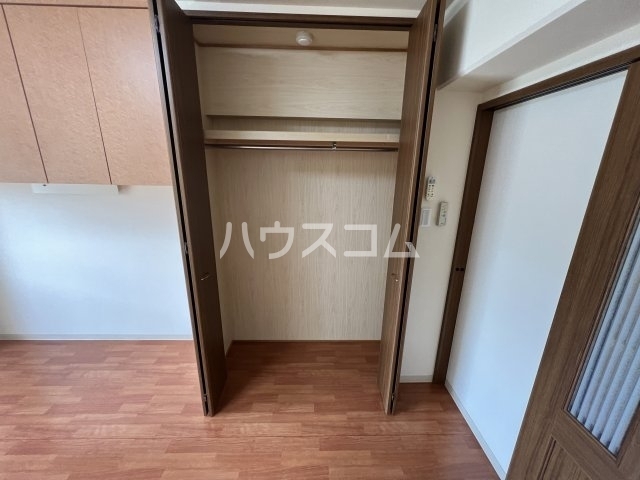 ����7