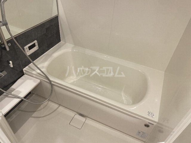 ����3